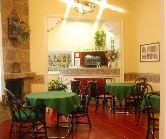 فندق Iris Crillon