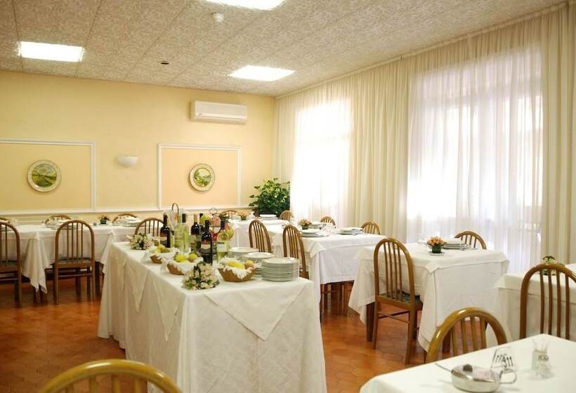 فندق Iris Crillon