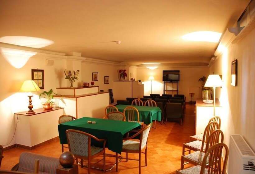 فندق Iris Crillon