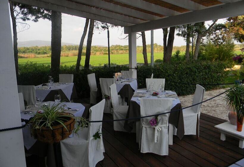 בית מלון כפרי Is Benas Country Lodge