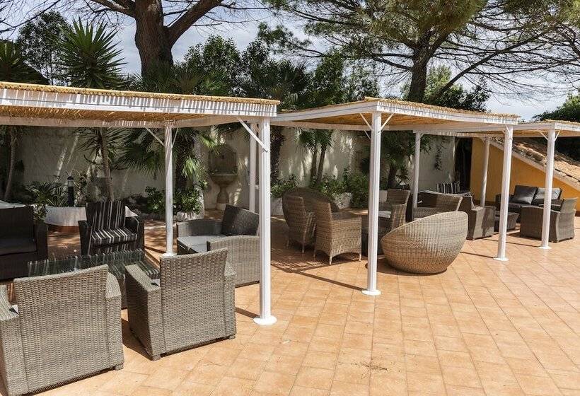 בית מלון כפרי Is Benas Country Lodge