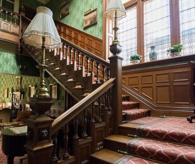 فندق Kirroughtree Country House B&b