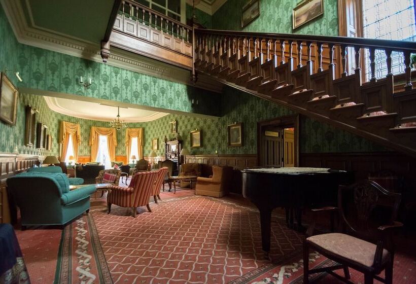 فندق Kirroughtree Country House B&b