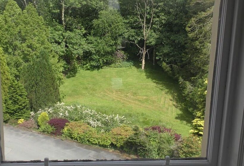 فندق Kirroughtree Country House B&b