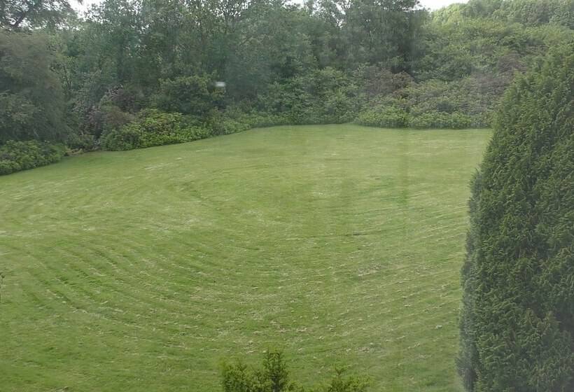 فندق Kirroughtree Country House B&b