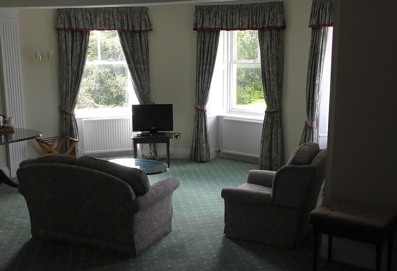 فندق Kirroughtree Country House B&b