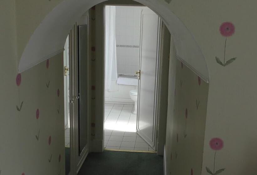 فندق Kirroughtree Country House B&b