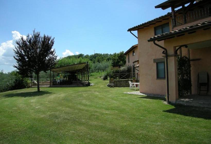 هتل Agriturismo La Torriola