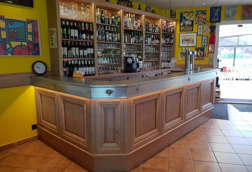 فندق Logis Hôtel Corintel Bordeaux Est