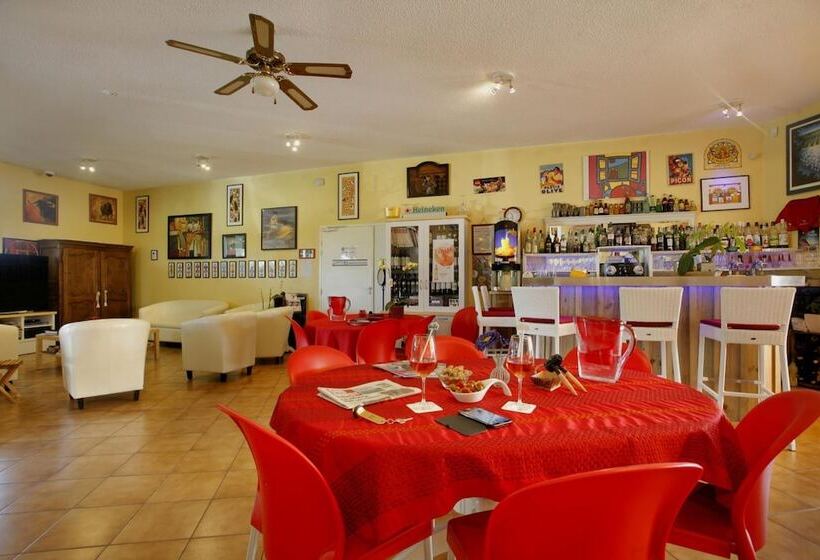 فندق Logis Hôtel Corintel Bordeaux Est