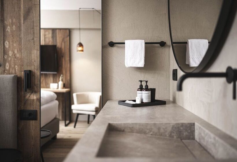 בית מלון כפרי Lowenhof