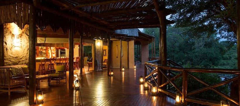 فندق Lukimbi Safari Lodge