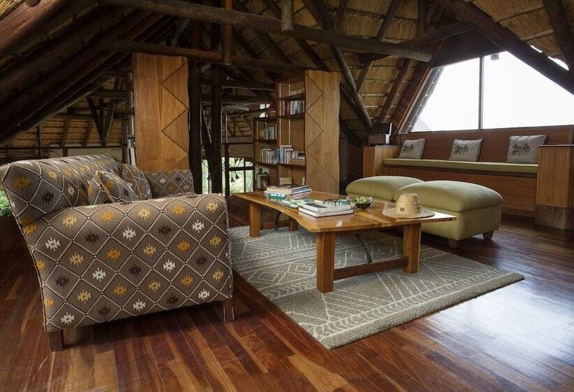 فندق Lukimbi Safari Lodge