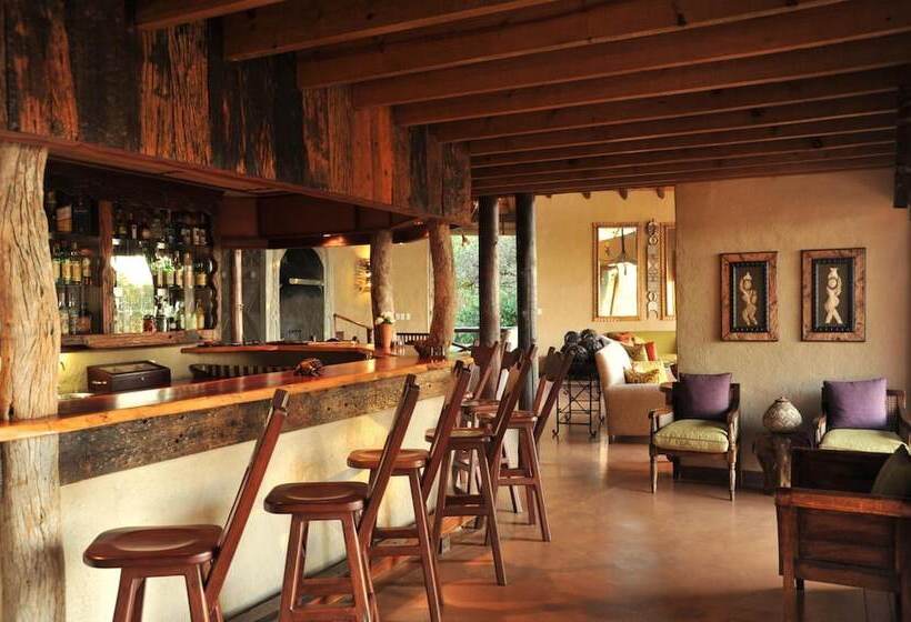 فندق Lukimbi Safari Lodge