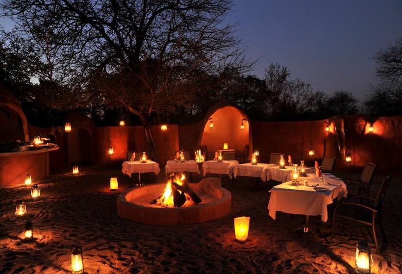 فندق Lukimbi Safari Lodge