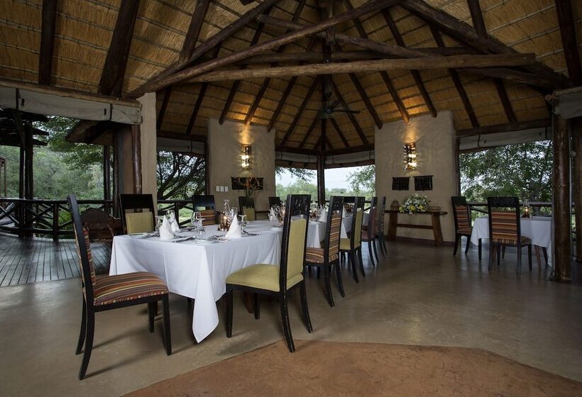 فندق Lukimbi Safari Lodge