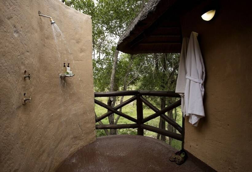 فندق Lukimbi Safari Lodge