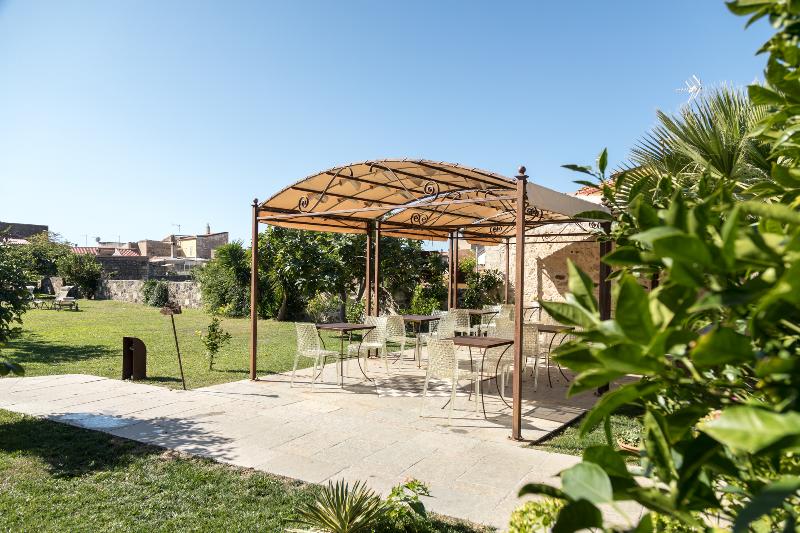 בית מלון כפרי Maison Tresnuraghes