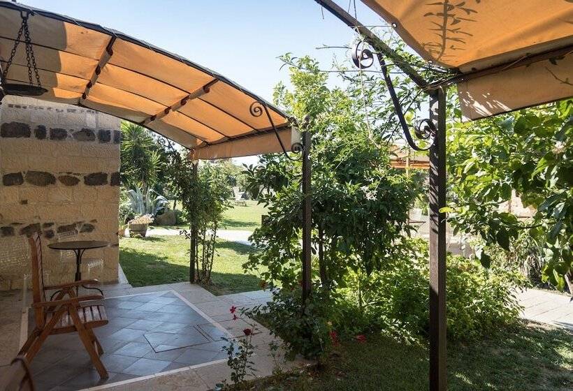 בית מלון כפרי Maison Tresnuraghes