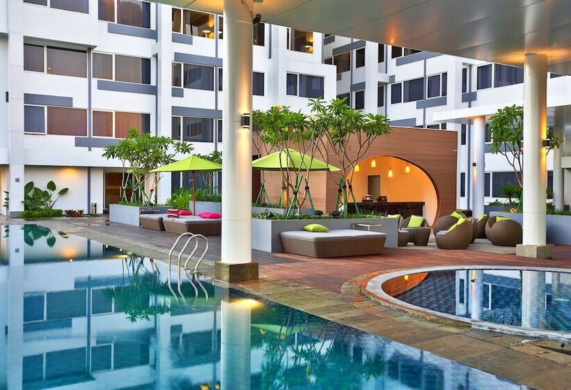 هتل Mercure Serpong Alam Sutera