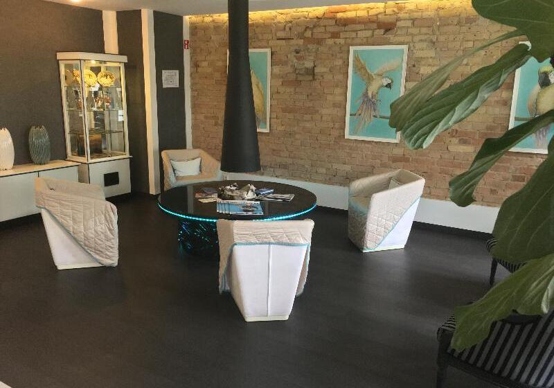 هتل Moon Garden Boutique