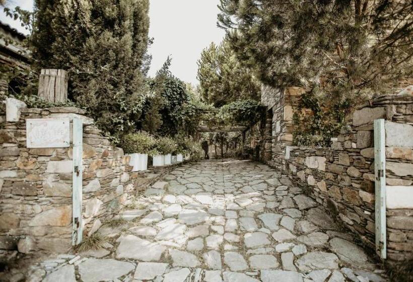 בית מלון כפרי Nisanyan