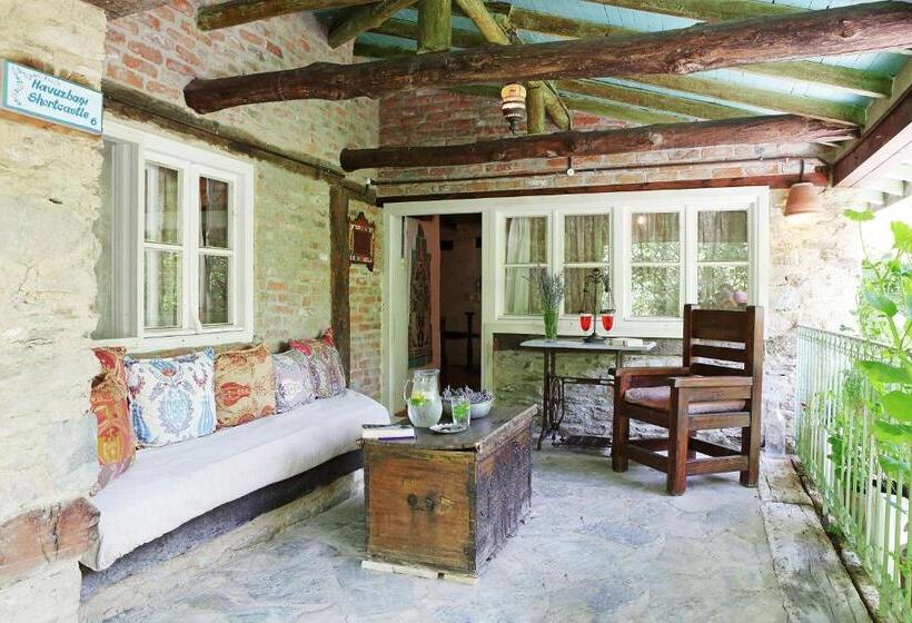 בית מלון כפרי Nisanyan