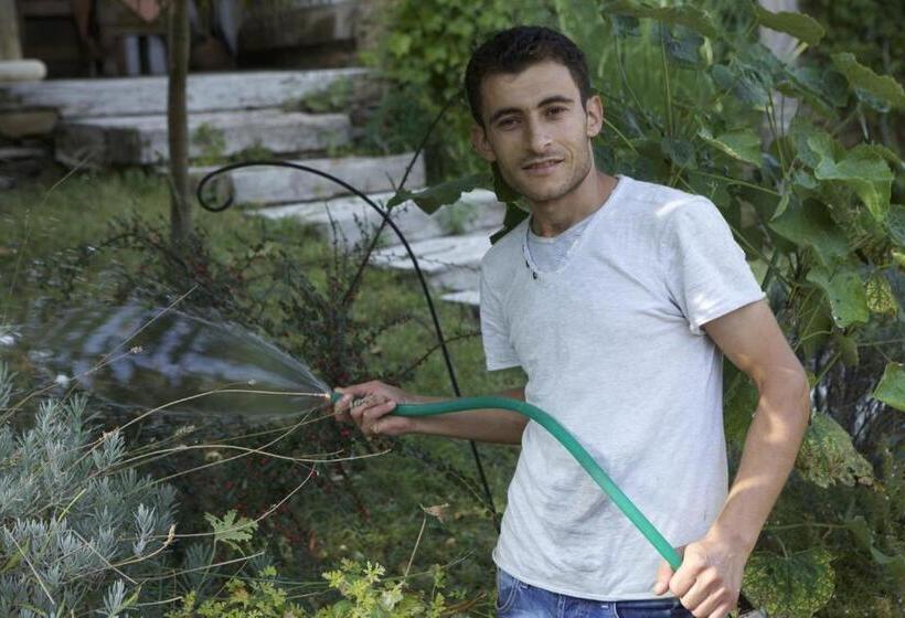 בית מלון כפרי Nisanyan