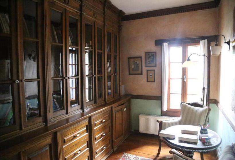 בית מלון כפרי Nisanyan