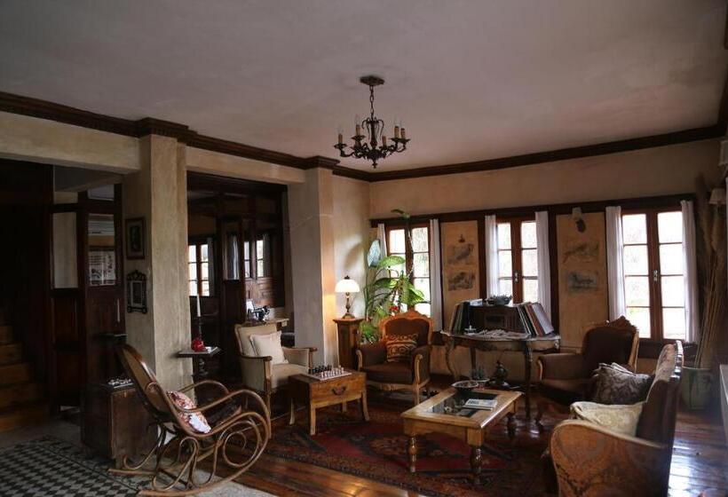 בית מלון כפרי Nisanyan