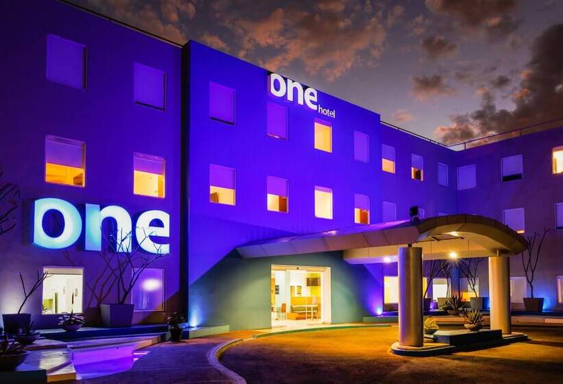 Отель One Oaxaca Centro