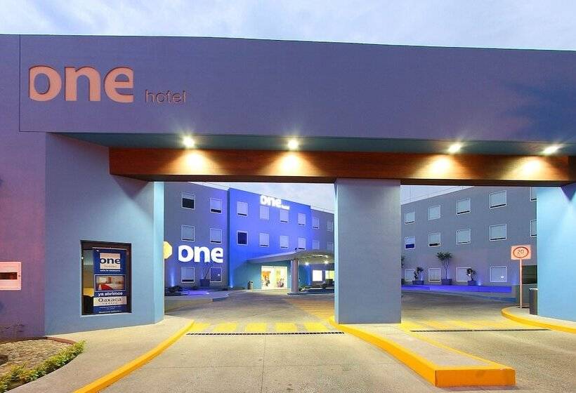 Отель One Oaxaca Centro