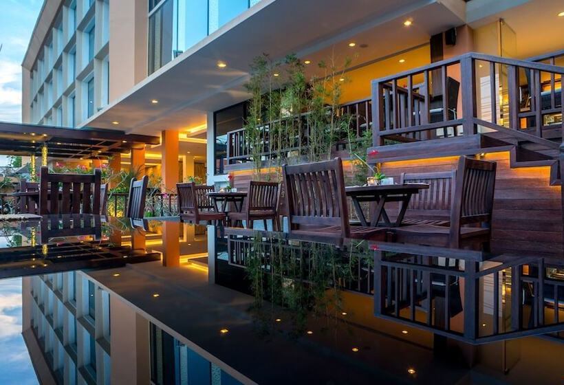 فندق Cross Vibe Paasha Atelier Bali Kuta