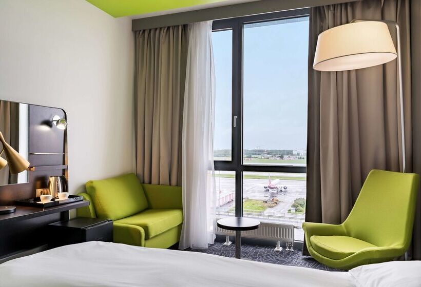 בית מלון כפרי Park Inn By Radisson Pulkovo Airport St. Petersburg