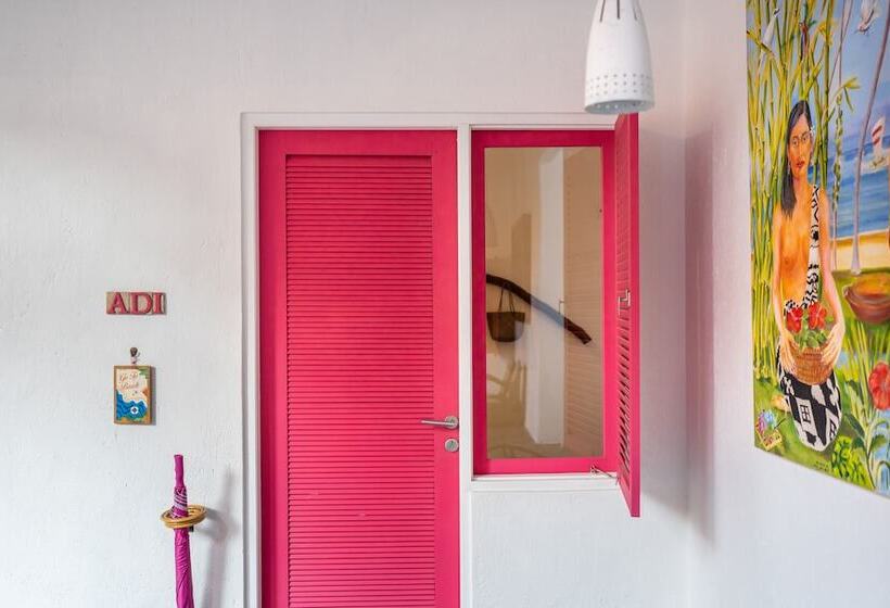 Отель Pinkcoco Uluwatu Constant Surprises & For Cool Adults Only