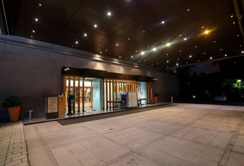 Radisson Blu Hotel Chennai City Centre