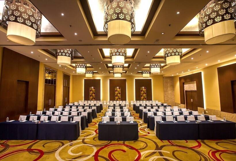 Radisson Blu Hotel Chennai City Centre