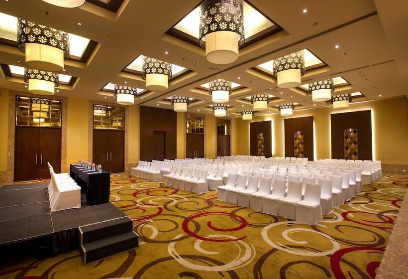 Radisson Blu Hotel Chennai City Centre