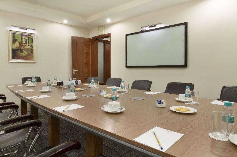 ホテル Ramada By Wyndham Amritsar