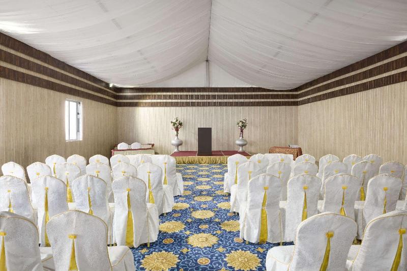 ホテル Ramada By Wyndham Amritsar