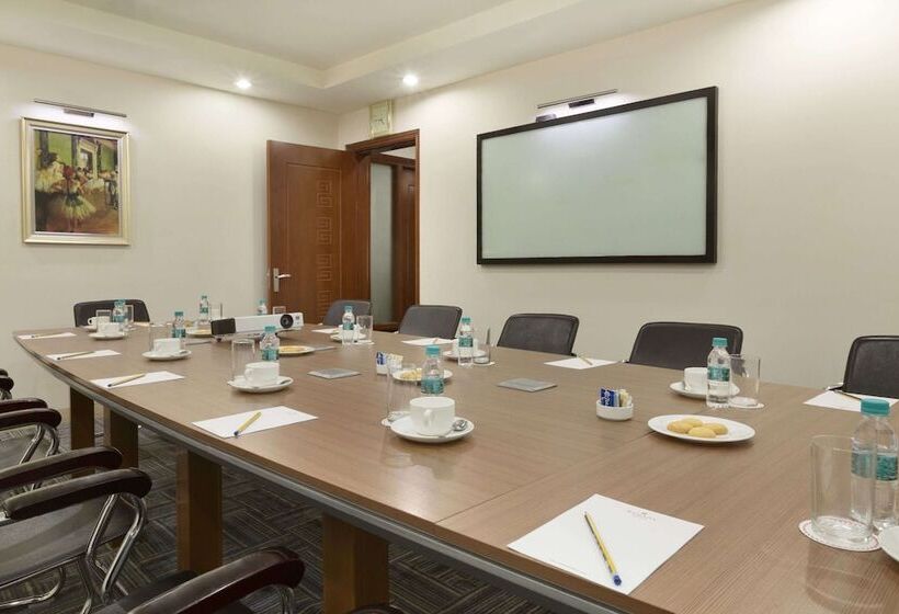 ホテル Ramada By Wyndham Amritsar