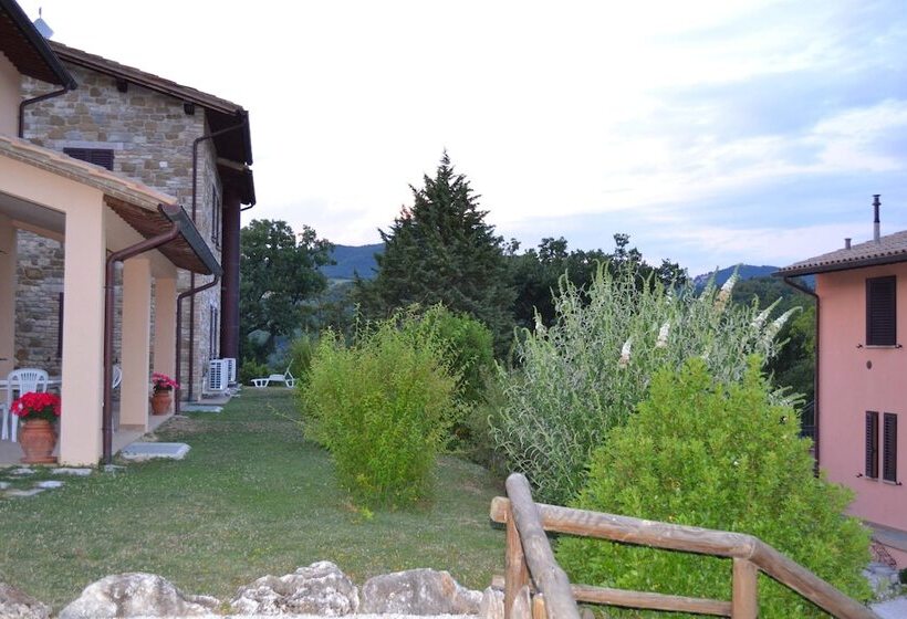 فندق Relais Parco Del Subasio