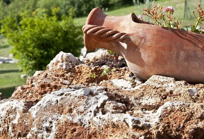 فندق Relais Parco Del Subasio