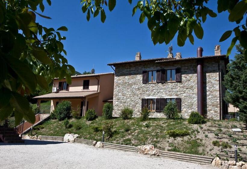 فندق Relais Parco Del Subasio