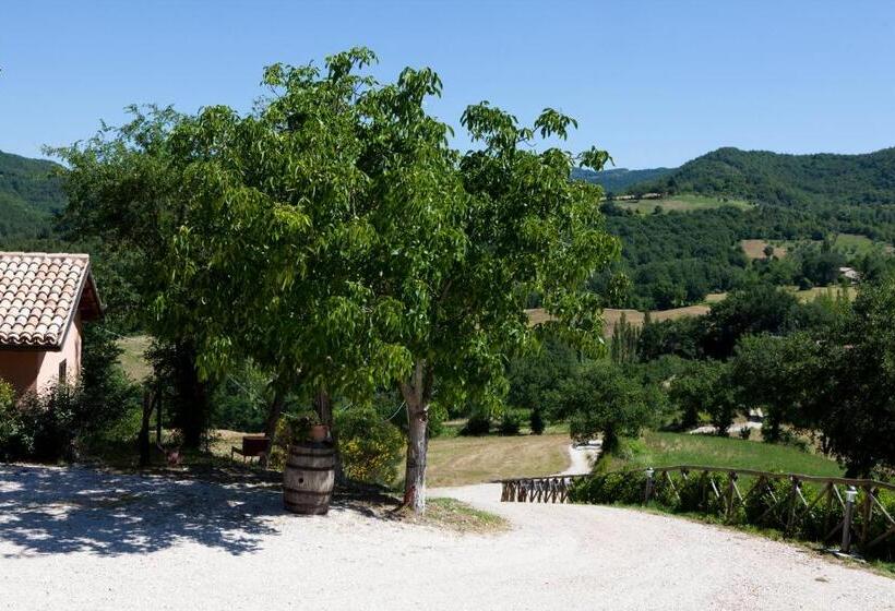 فندق Relais Parco Del Subasio