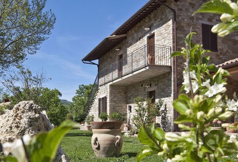 فندق Relais Parco Del Subasio