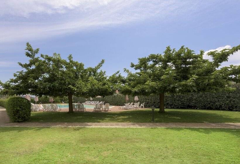 فندق Resort Isola Rossa