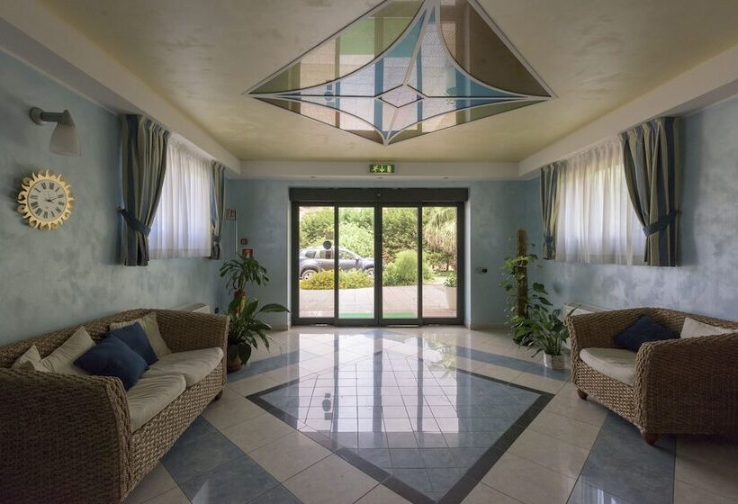 فندق Resort Isola Rossa