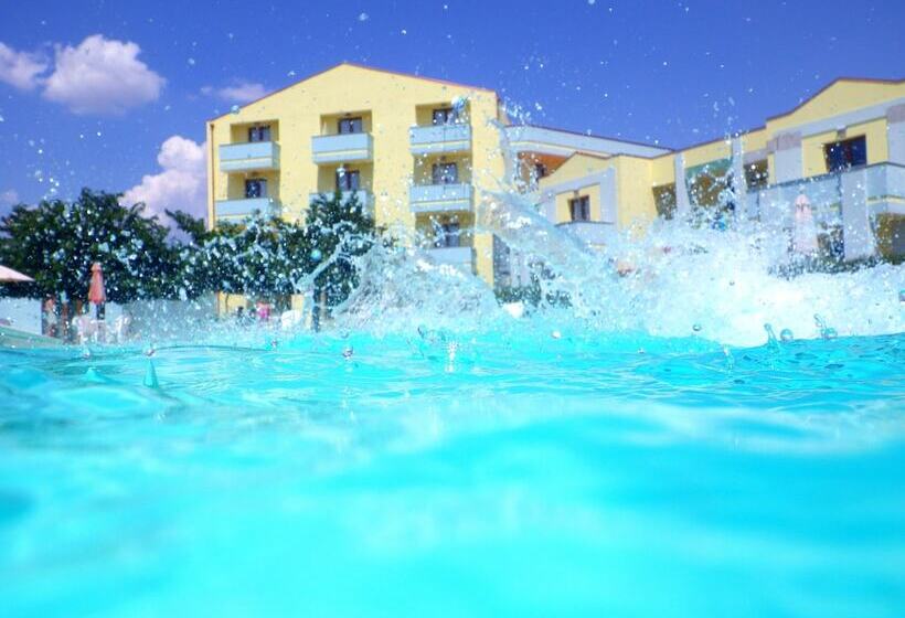 בית מלון כפרי Resort Isola Rossa