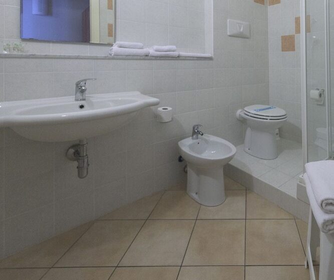 فندق Resort Isola Rossa